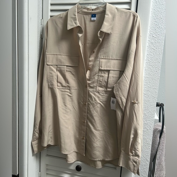 Old Navy Tops - NWT Old Navy women’s XL button up blouse